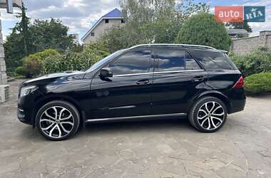 Внедорожник / Кроссовер Mercedes-Benz GLE-Class 2017 в 