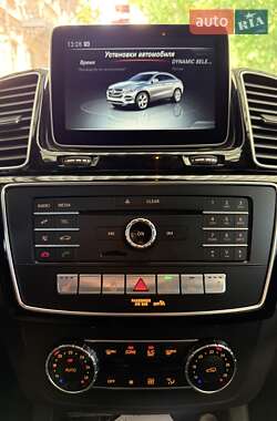 Позашляховик / Кросовер Mercedes-Benz GLE-Class 2015 в  фото 18 Позашляховик / Кросовер Mercedes-Benz GLE-Class 2015 в