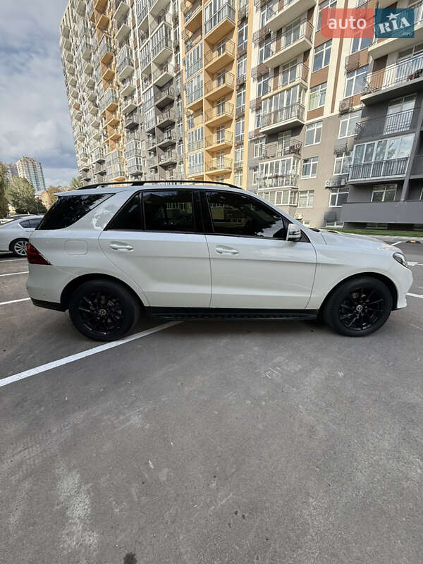 Внедорожник / Кроссовер Mercedes-Benz GLE-Class 2016 в Киеве