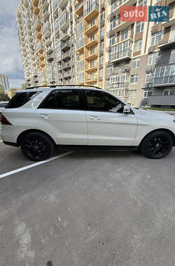 Внедорожник / Кроссовер Mercedes-Benz GLE-Class 2016 в 