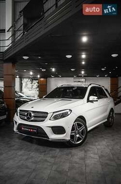 Позашляховик / Кросовер Mercedes-Benz GLE-Class 2016 в 