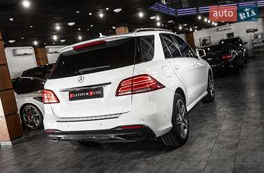 Позашляховик / Кросовер Mercedes-Benz GLE-Class 2016 в 