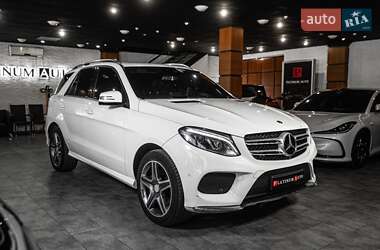 Позашляховик / Кросовер Mercedes-Benz GLE-Class 2016 в 