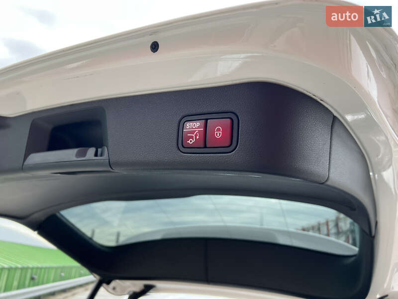 Позашляховик / Кросовер Mercedes-Benz GLE-Class 2016 в Києві фото 21 Позашляховик / Кросовер Mercedes-Benz GLE-Class 2016 в Києві