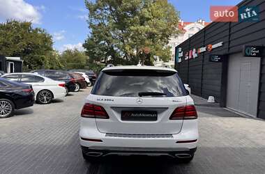 Внедорожник / Кроссовер Mercedes-Benz GLE-Class 2017 в 