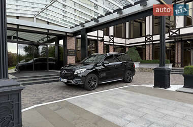 Внедорожник / Кроссовер Mercedes-Benz GLE-Class 2016 в 