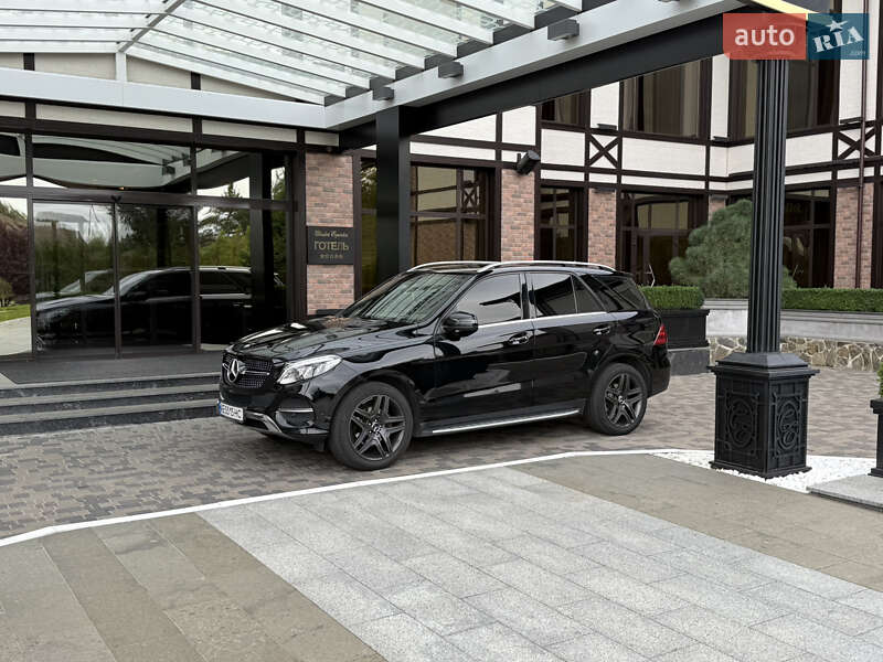 Внедорожник / Кроссовер Mercedes-Benz GLE-Class 2016 в Днепре фото 30 Внедорожник / Кроссовер Mercedes-Benz GLE-Class 2016 в Днепре