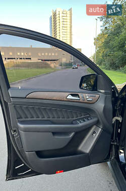 Внедорожник / Кроссовер Mercedes-Benz GLE-Class 2016 в 