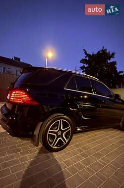 Внедорожник / Кроссовер Mercedes-Benz GLE-Class 2016 в 