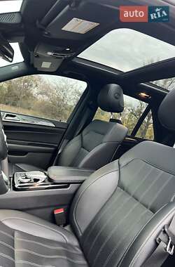 Внедорожник / Кроссовер Mercedes-Benz GLE-Class 2016 в 