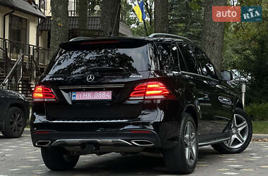 Внедорожник / Кроссовер Mercedes-Benz GLE-Class 2016 в 