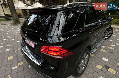 Внедорожник / Кроссовер Mercedes-Benz GLE-Class 2016 в 