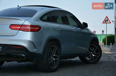 Внедорожник / Кроссовер Mercedes-Benz GLE-Class 2016 в 