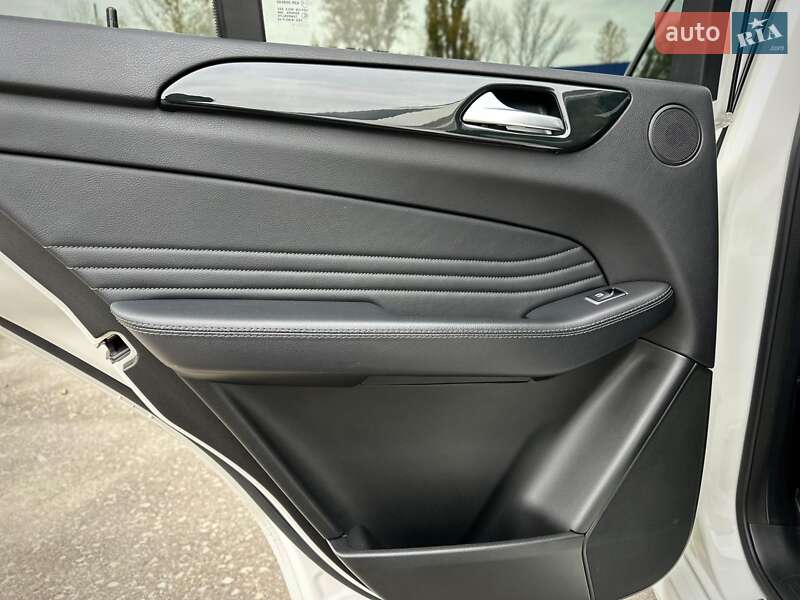 Внедорожник / Кроссовер Mercedes-Benz GLE-Class 2017 в Киеве фото 59 Внедорожник / Кроссовер Mercedes-Benz GLE-Class 2017 в Киеве