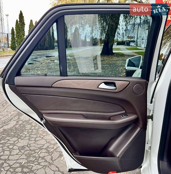 Внедорожник / Кроссовер Mercedes-Benz GLE-Class 2016 в Киеве фото 31 Внедорожник / Кроссовер Mercedes-Benz GLE-Class 2016 в Киеве