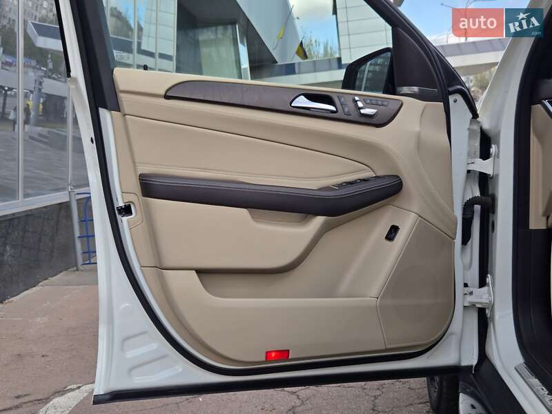 Внедорожник / Кроссовер Mercedes-Benz GLE-Class 2018 в Киеве фото 16 Внедорожник / Кроссовер Mercedes-Benz GLE-Class 2018 в Киеве