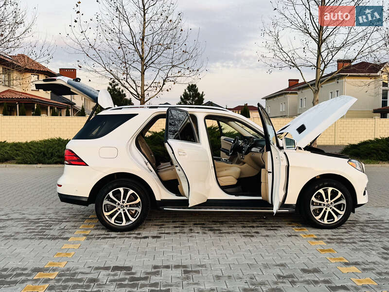 Внедорожник / Кроссовер Mercedes-Benz GLE-Class 2018 в Одессе фото 43 Внедорожник / Кроссовер Mercedes-Benz GLE-Class 2018 в Одессе