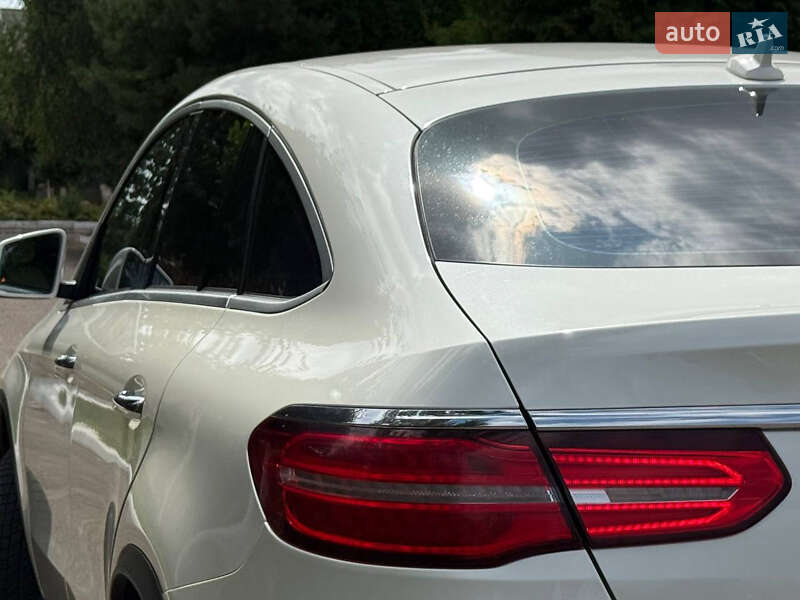 Внедорожник / Кроссовер Mercedes-Benz GLE-Class 2015 в Ровно