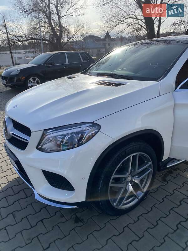 Позашляховик / Кросовер Mercedes-Benz GLE-Class 2015 в Чернівцях