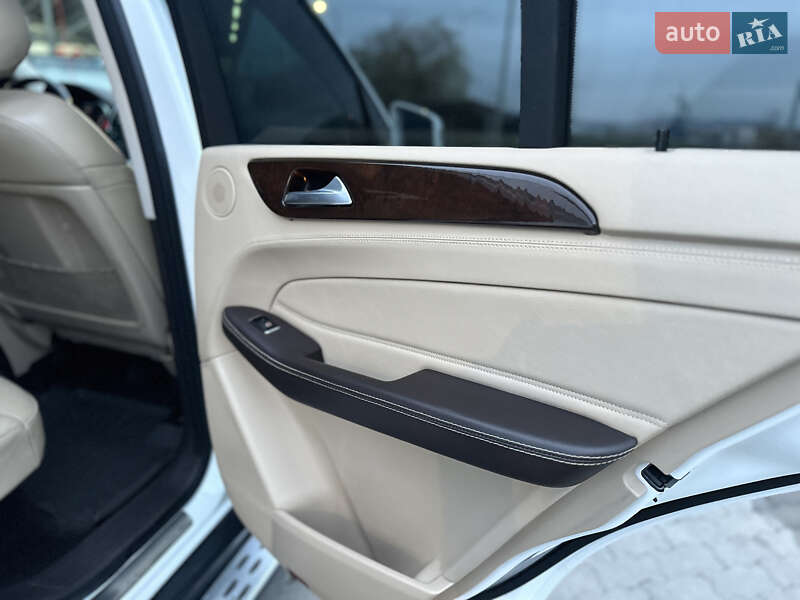 Позашляховик / Кросовер Mercedes-Benz GLE-Class 2015 в Ужгороді