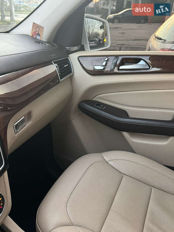 Внедорожник / Кроссовер Mercedes-Benz GLE-Class 2016 в Белой Церкви фото 30 Внедорожник / Кроссовер Mercedes-Benz GLE-Class 2016 в Белой Церкви