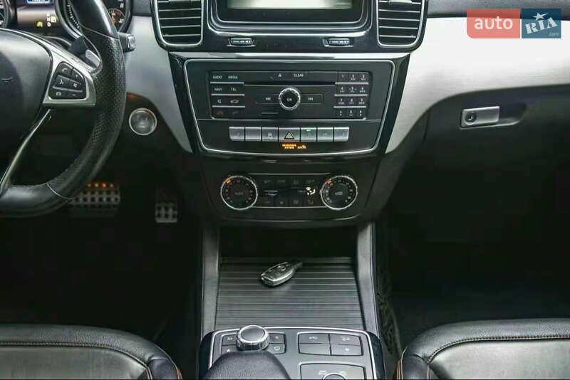 Внедорожник / Кроссовер Mercedes-Benz GLE-Class 2015 в Киеве