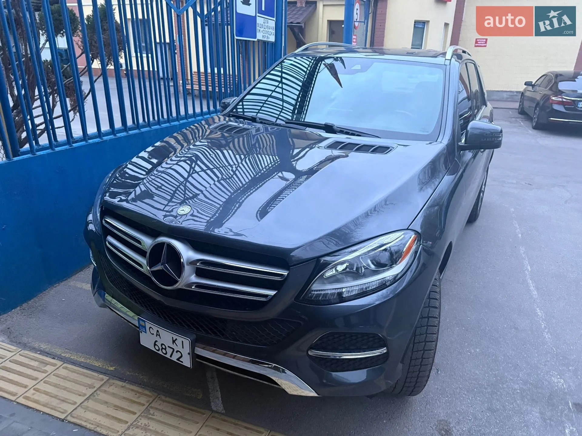 Mercedes-Benz GLE-Class 2016 VIN 4JGDA5HB4GA735324 фото оголошення 2 з 38