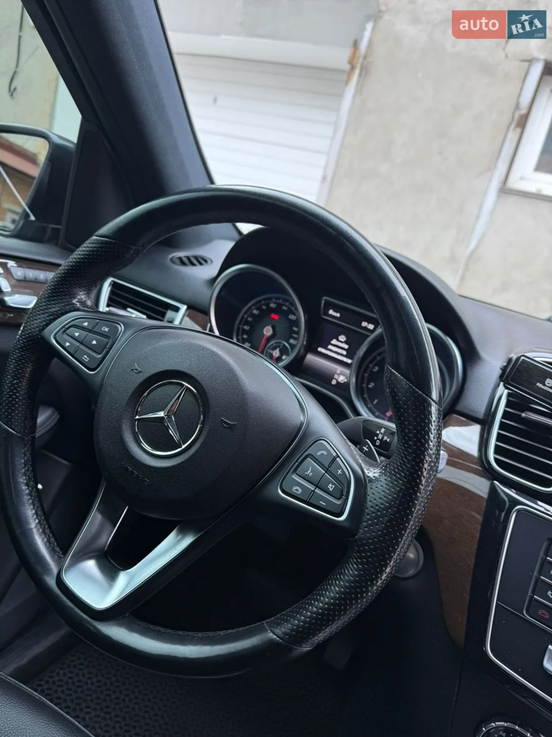 Mercedes-Benz GLE-Class 2016 VIN 4JGDA5HB4GA735324 фото оголошення 26 з 38