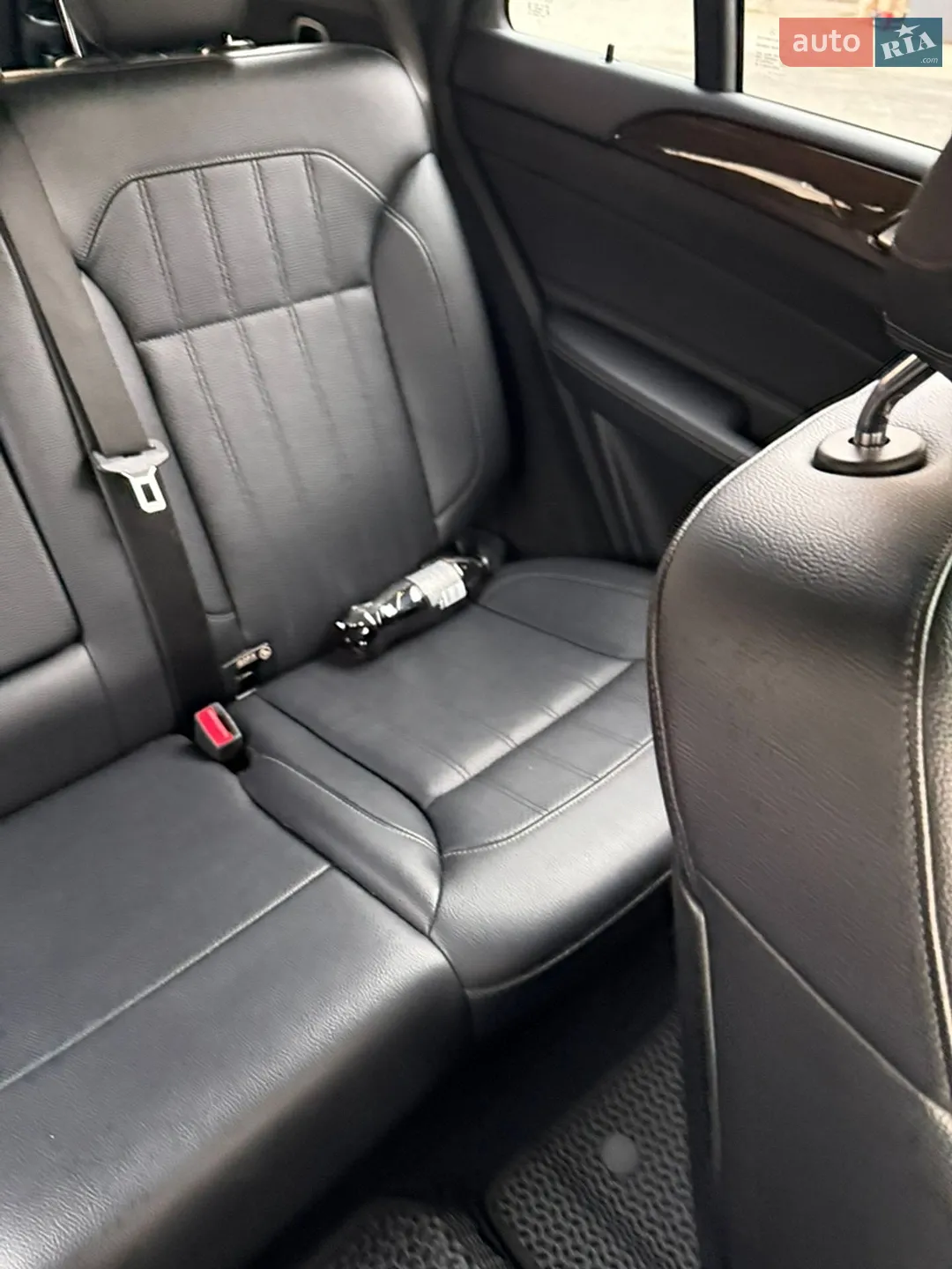 Mercedes-Benz GLE-Class 2016 VIN 4JGDA5HB4GA735324 фото оголошення 30 з 38