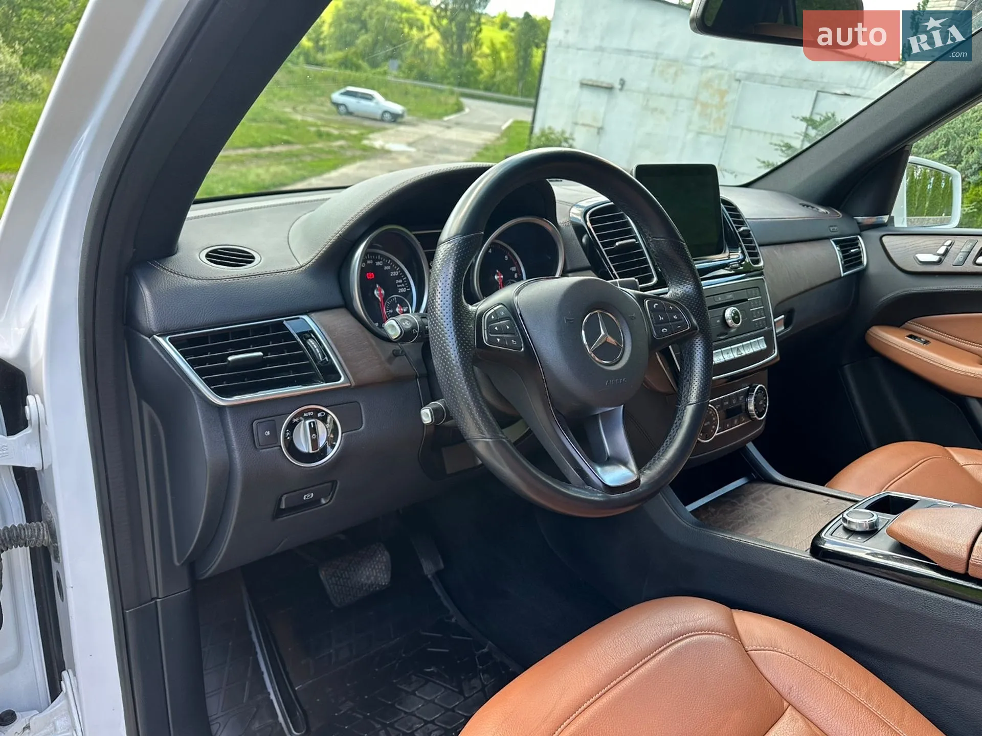 2017 Mercedes-Benz GLE - мініатюра 29