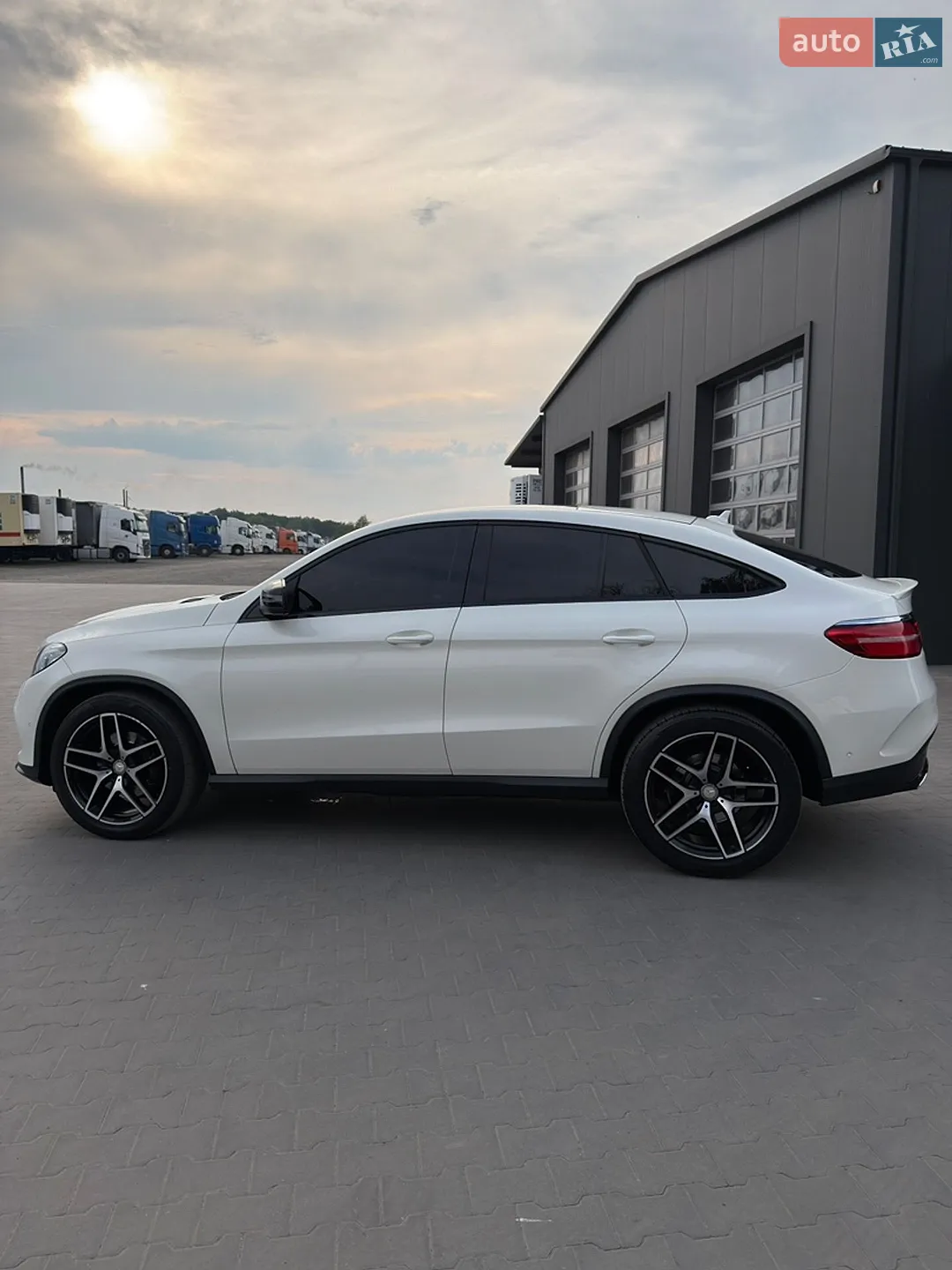2016 Mercedes-Benz GLE - мініатюра 13