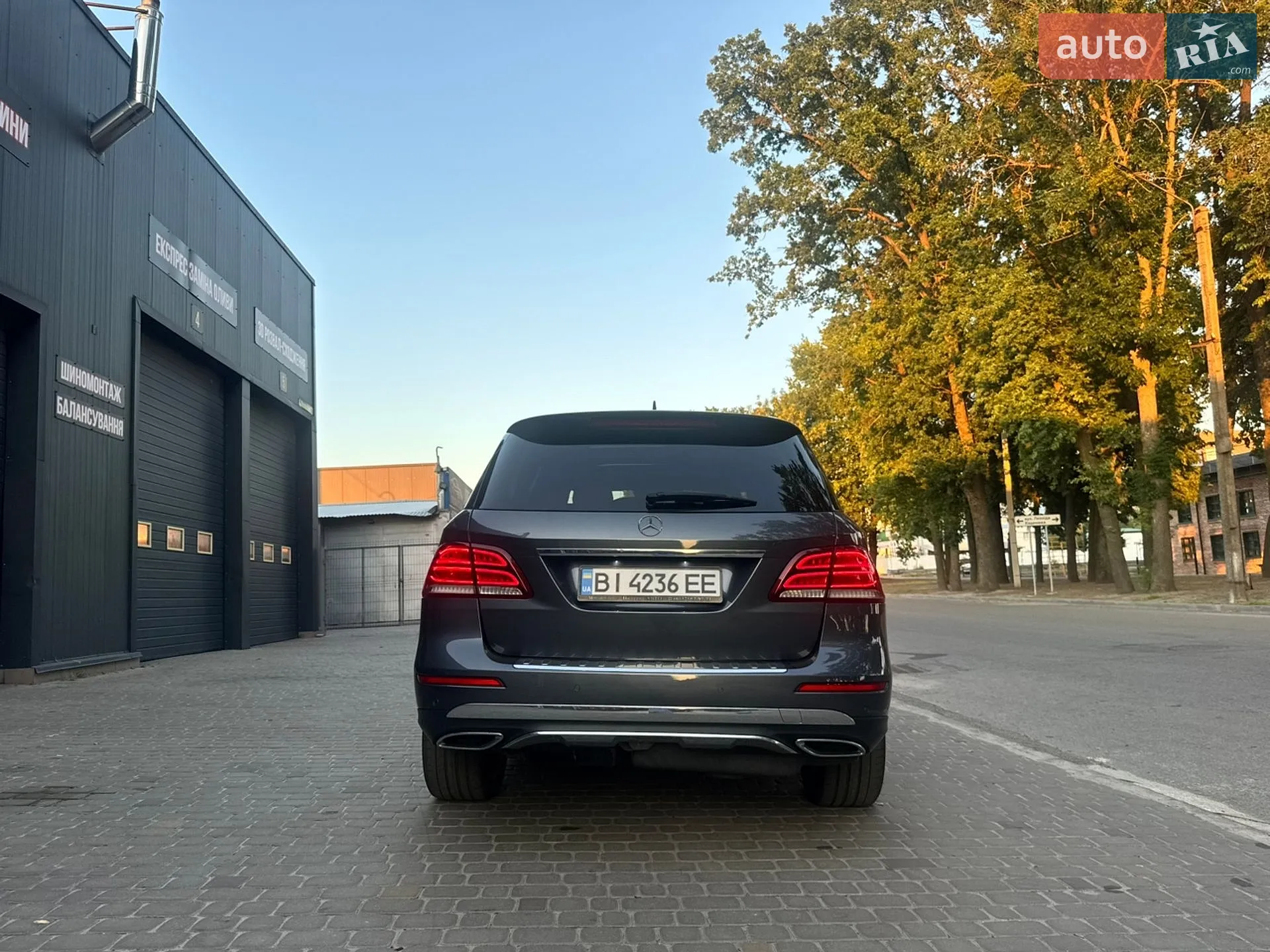 2016 Mercedes-Benz GLE - мініатюра 32