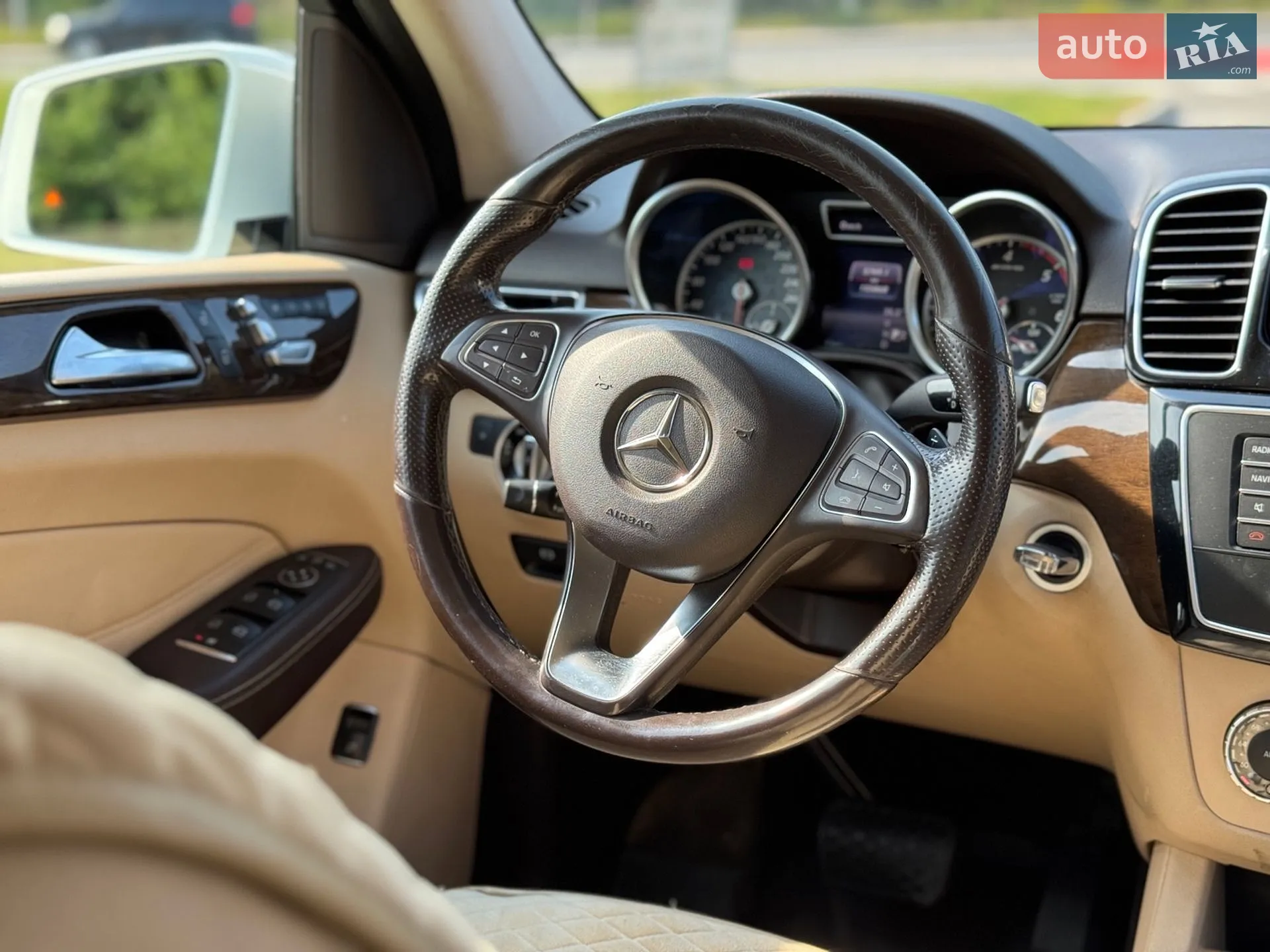 2016 Mercedes-Benz GLE - мініатюра 28