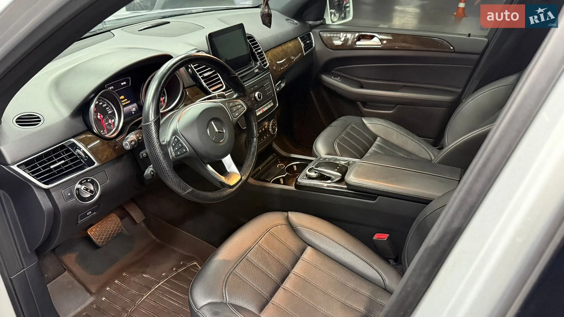 2016 Mercedes-Benz GLE - мініатюра 21