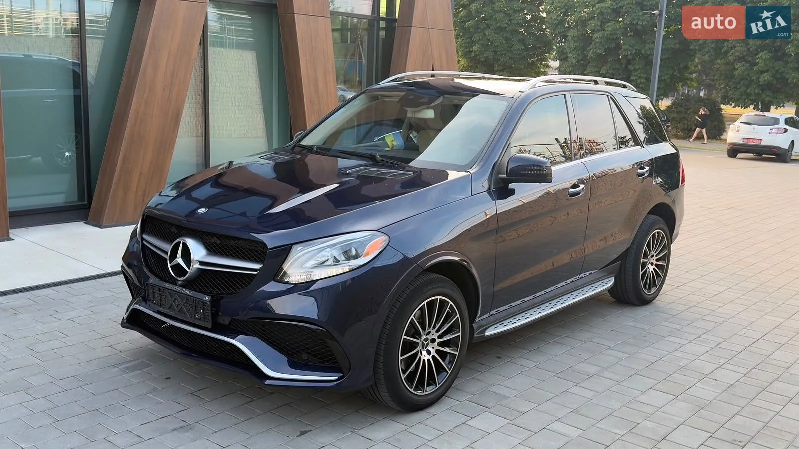 2016 Mercedes-Benz GLE - мініатюра 24