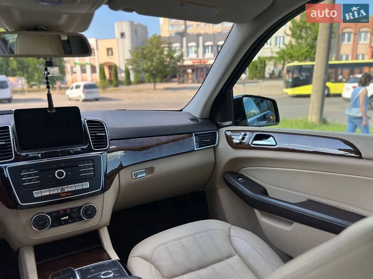 2016 Mercedes-Benz GLE - мініатюра 29