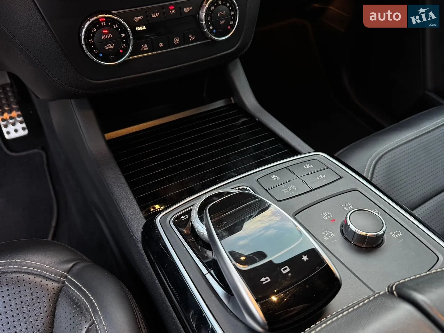 2016 Mercedes-Benz GLE - мініатюра 31