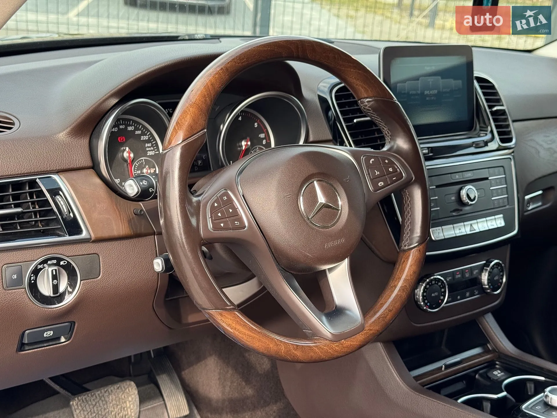 2017 Mercedes-Benz GLE - мініатюра 16