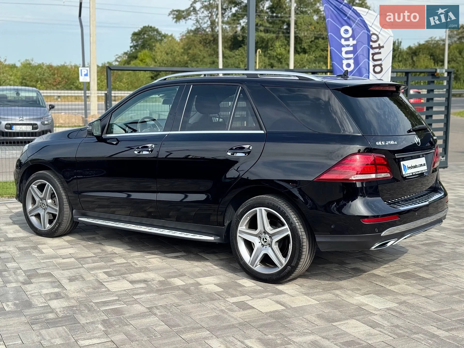 2017 Mercedes-Benz GLE - мініатюра 9