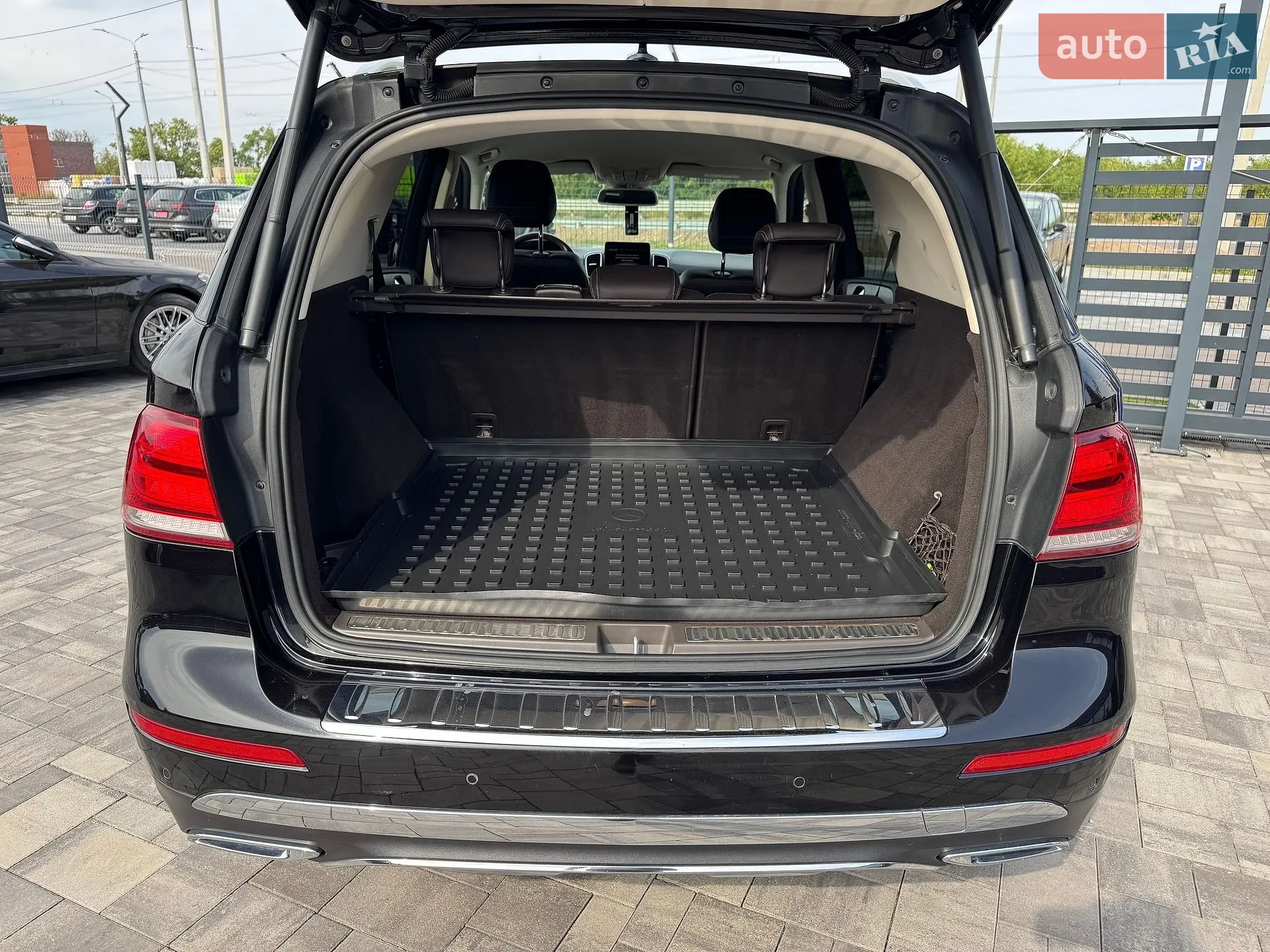2017 Mercedes-Benz GLE - мініатюра 27