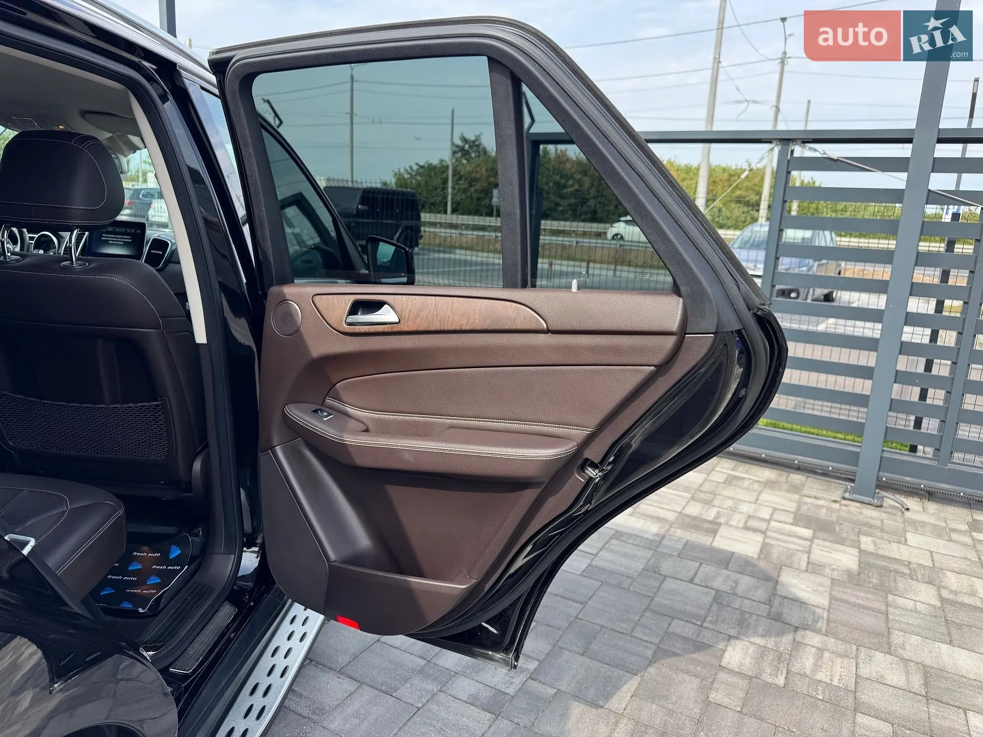2017 Mercedes-Benz GLE - мініатюра 39