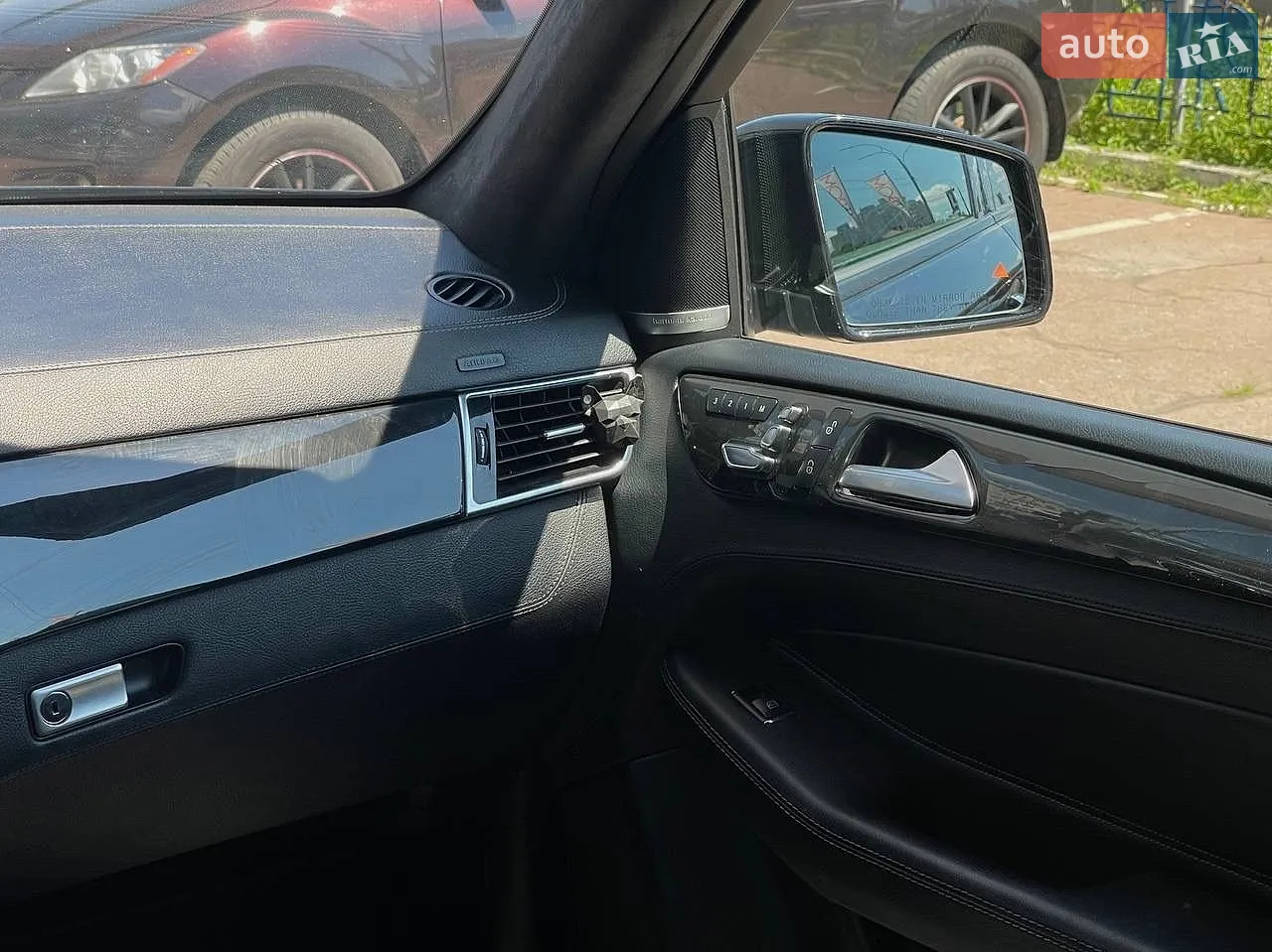 2017 Mercedes-Benz GLE - мініатюра 28