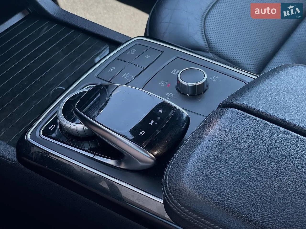 2017 Mercedes-Benz GLE - мініатюра 35