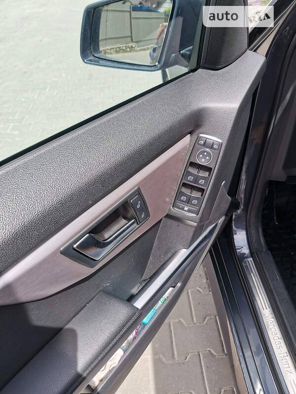 Внедорожник / Кроссовер Mercedes-Benz GLK-Class 2012 в Тернополе