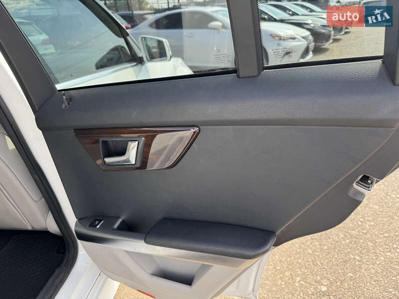 Позашляховик / Кросовер Mercedes-Benz GLK-Class 2014 в Києві