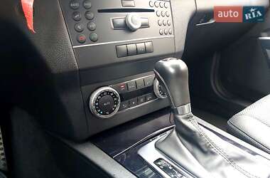 Позашляховик / Кросовер Mercedes-Benz GLK-Class 2011 в 