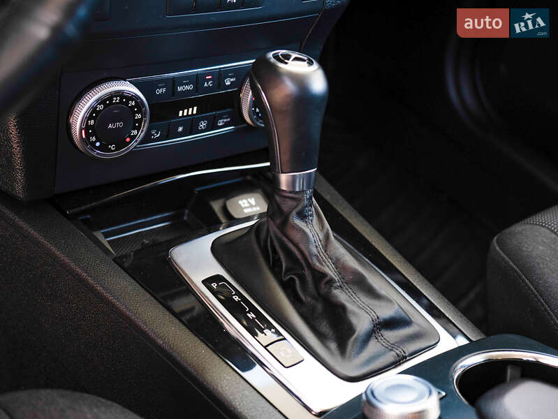 Позашляховик / Кросовер Mercedes-Benz GLK-Class 2011 в Києві фото 20 Позашляховик / Кросовер Mercedes-Benz GLK-Class 2011 в Києві