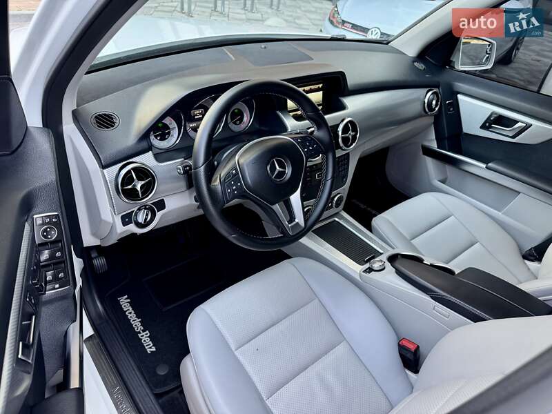 Позашляховик / Кросовер Mercedes-Benz GLK-Class 2014 в Києві