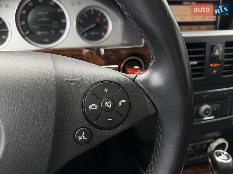 Внедорожник / Кроссовер Mercedes-Benz GLK-Class 2012 в Киеве