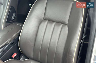 Позашляховик / Кросовер Mercedes-Benz GLK-Class 2012 в  фото 48 Позашляховик / Кросовер Mercedes-Benz GLK-Class 2012 в